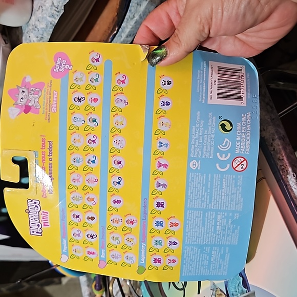 Fingerlings Minis Series 2 Joy New sealed - Picture 8 of 8